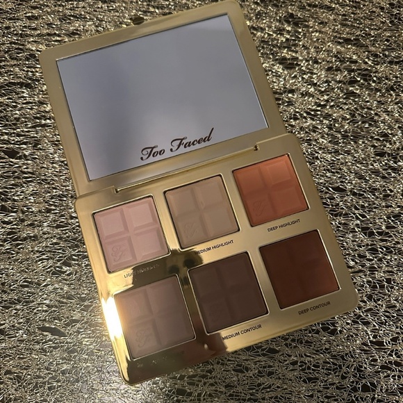 Too Faced Cocoa Contour Palette – Light/Medium - Picture 5 of 5